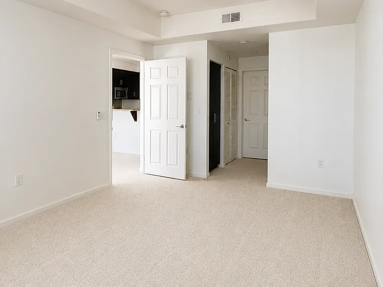 1101 S Main St #419 — Photo 3