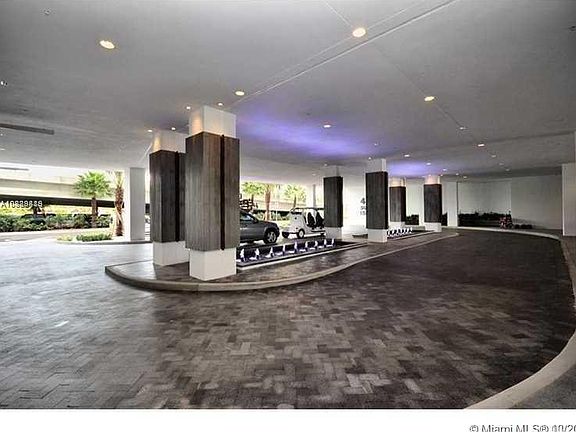 5th image of 400 Sunny Isles Blvd #717