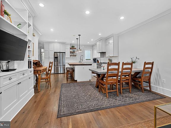 2nd image of 1232 I St NE #1