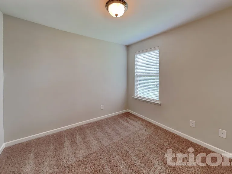 1048 Solomon Ln — Photo 12