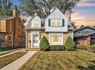 5551 N Shoreland Ave, Whitefish Bay, WI 53217