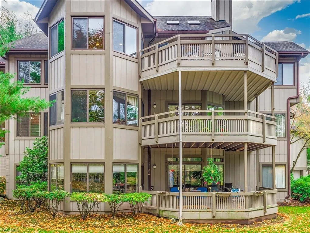 2216 Woodbrook Trl photo 1