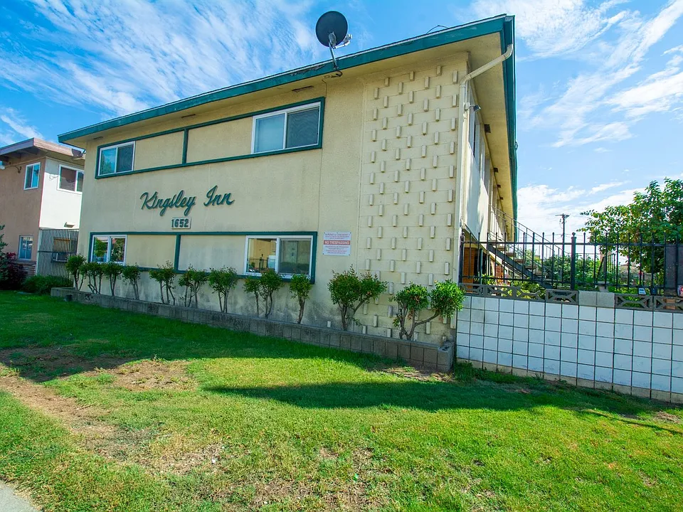 1652 E Kingsley Ave #1