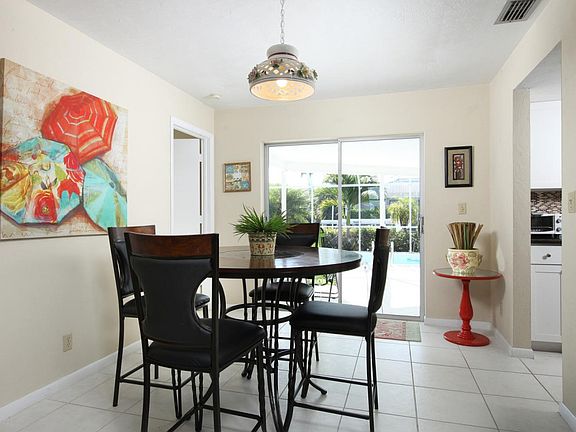4th image of 516 Tigertail Ct