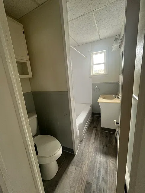 2 bed, 2435 sqft, $1,200 — Photo 1