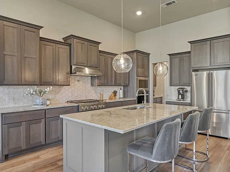 1716 Encino Blvd — Photo 17