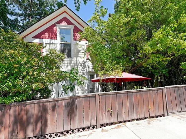 508 N Main St, Ashland, OR 97520