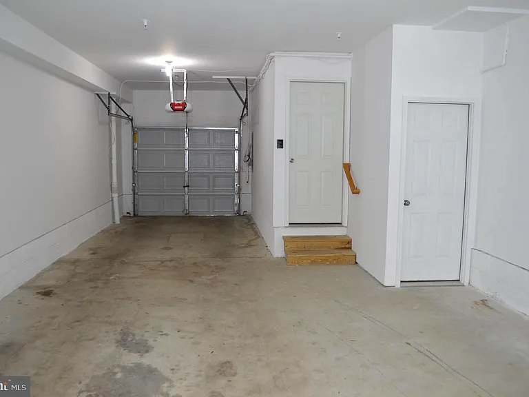 327 S Adams St — Photo 30