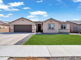 2439 Madeline Dr, Hanford, CA 93230