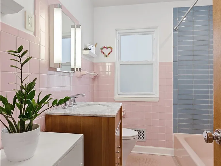 9237 Lincolnwood Dr — Photo 21