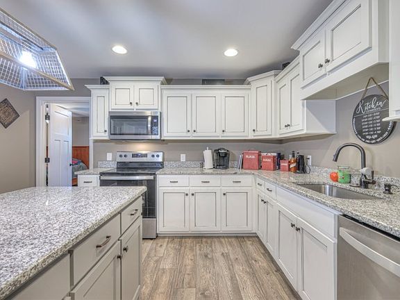 4th image of 149 Brown Ln
