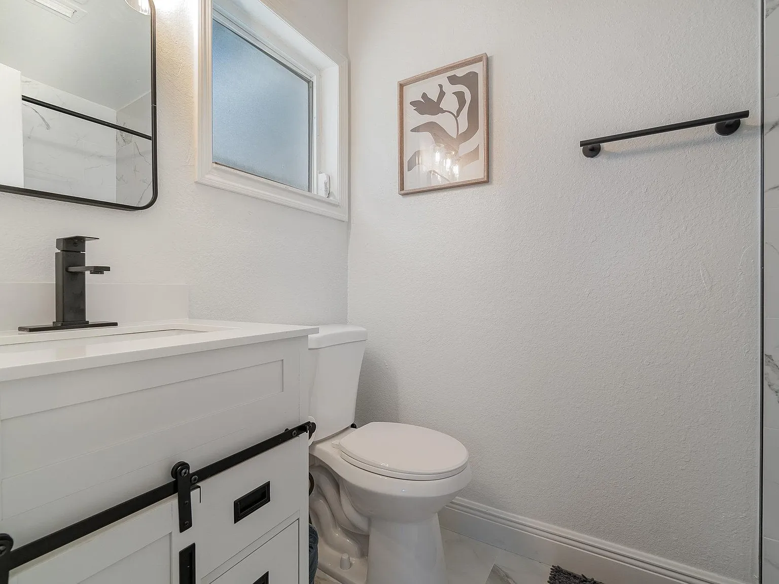 4 bed, 3.0 bath, 1728 sqft, $1,581 — Photo 3