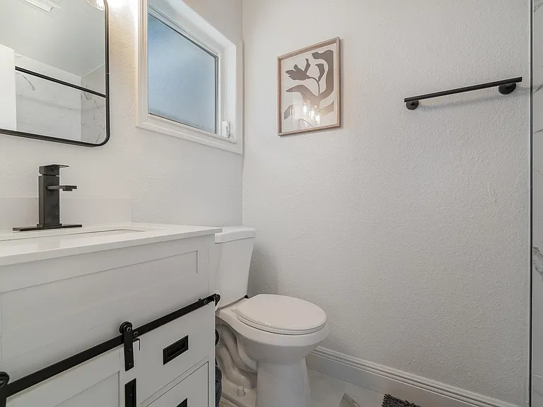 Full Bathroom 3 - Private For Room #4