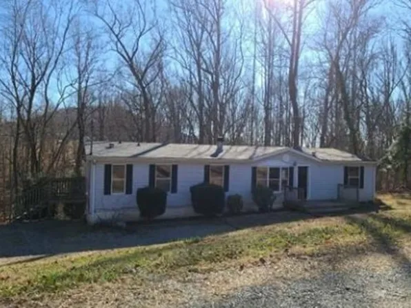 122 Forest Ridge Dr, Vinton, VA 24179