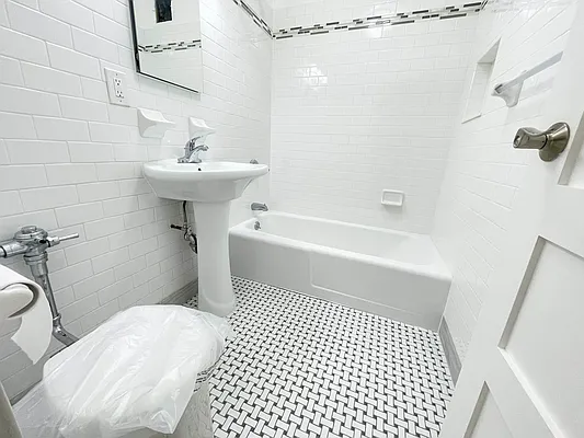 Rented by Bruma Realty LLC | media 8