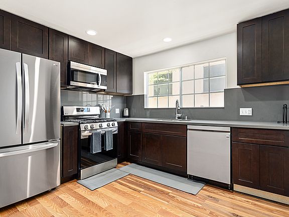 5th image of 10777 Ashton Ave #201