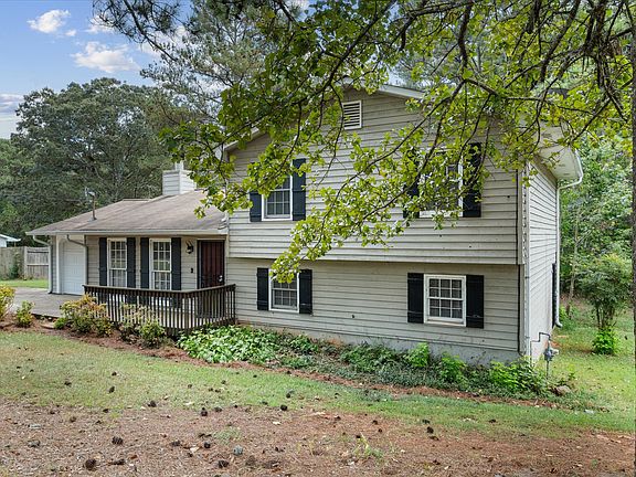 2nd image of 304 Cypress Cir