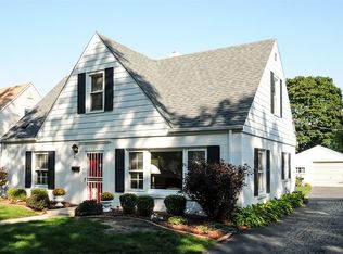4220 W 100th St, Oak Lawn, IL 60453
