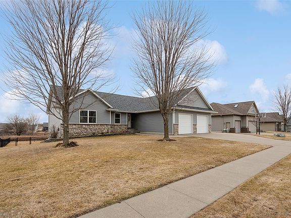 2nd image of 1101 Wood Lily Rd