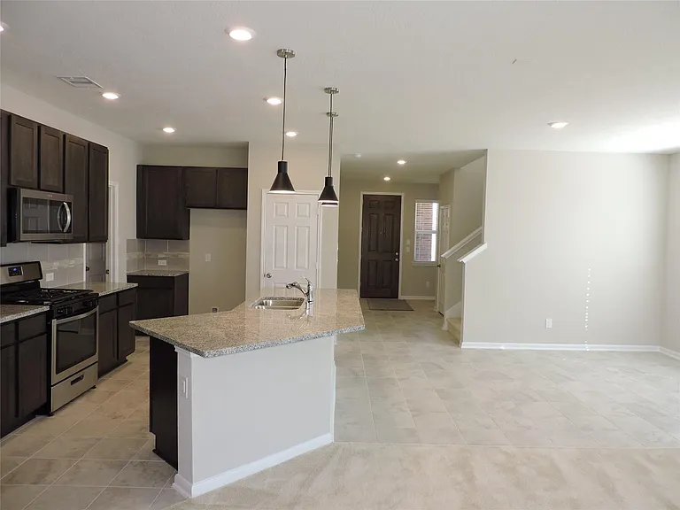1164 Littleton Ct — Photo 8