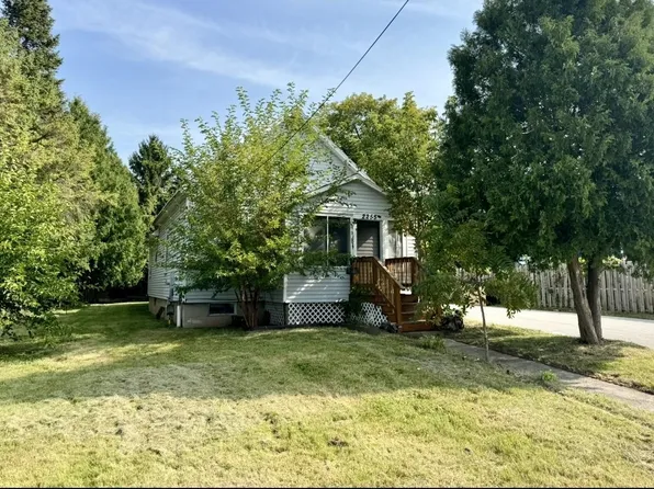 2255 Manitowoc Rd, Green Bay, WI 54302