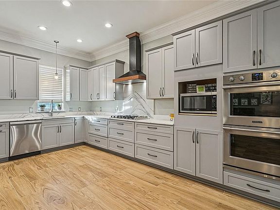 5th image of 452 Belle Pointe Dr