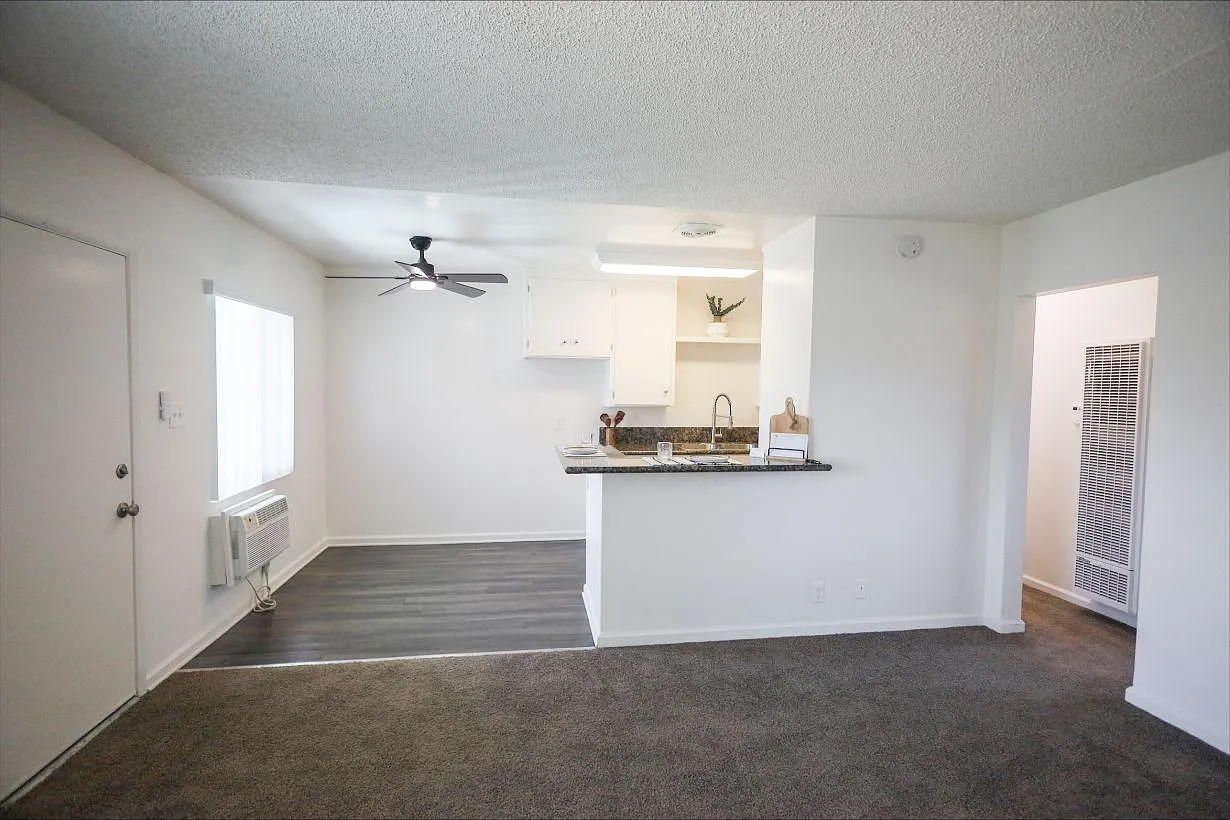 Imperial Village Apartments — Photo 2