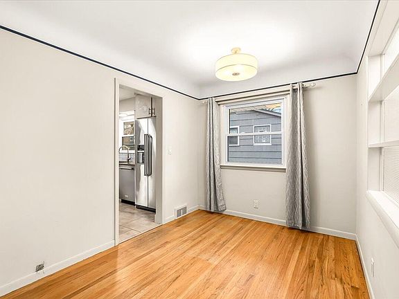 5th image of 1530 Argyle Cres