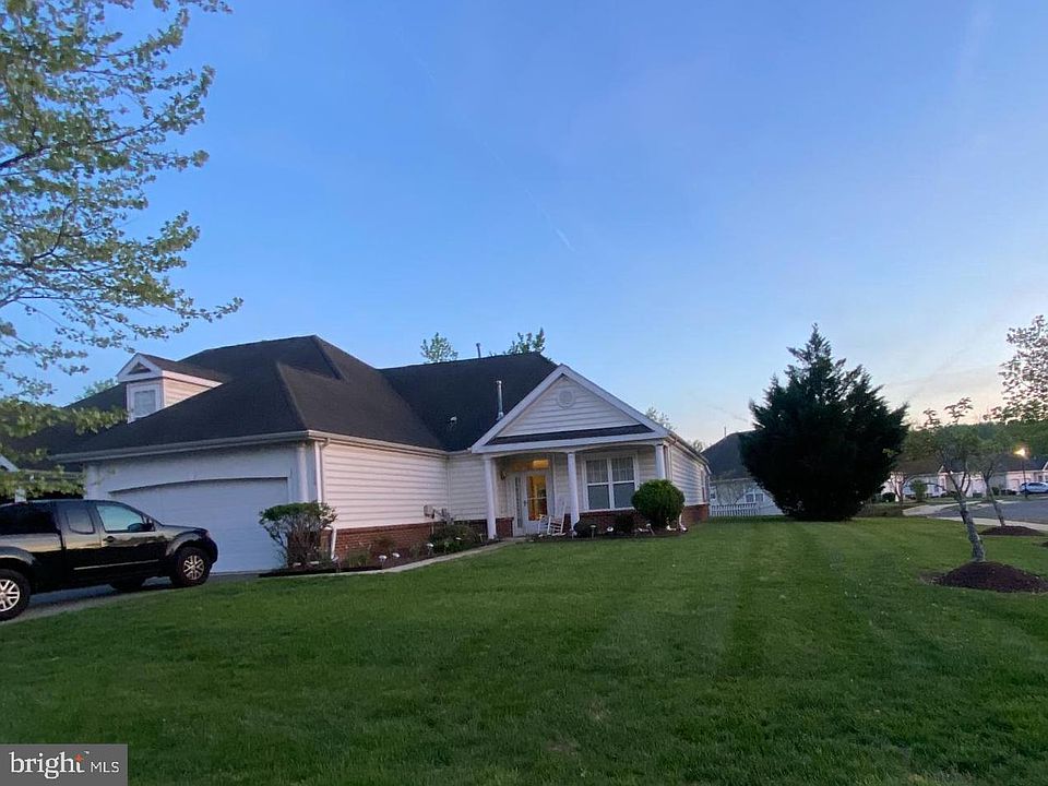 1st image of 300 Dunnville Pl