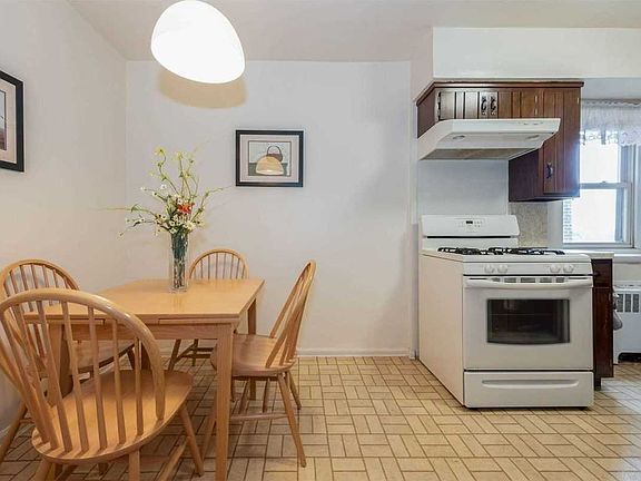 2nd image of 14455 Melbourne Ave APT 5E