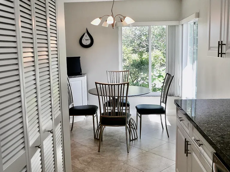 13817 Royal Palm Ct #B — Photo 6