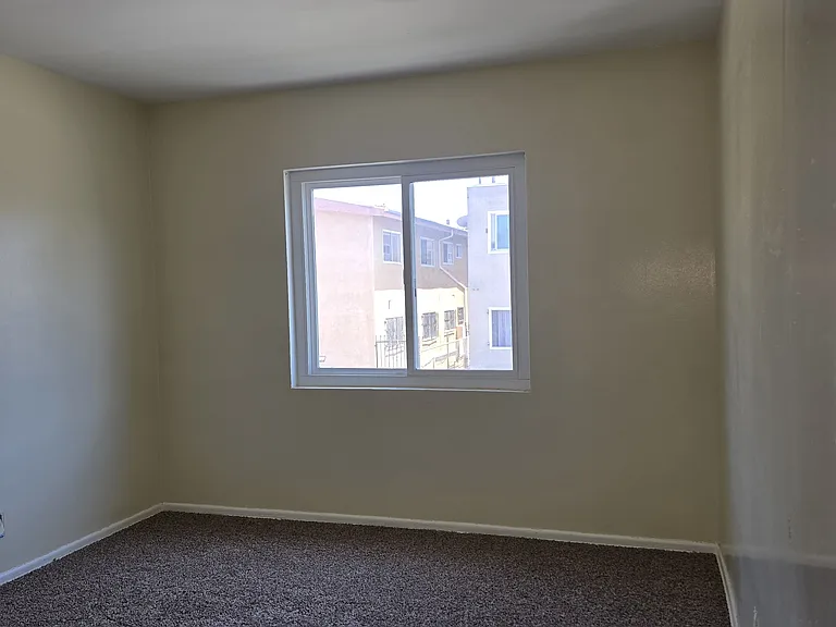 4830 Coliseum St #8 — Photo 8