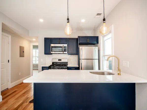 137 Paris St APT 2, Boston, MA 02128