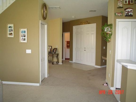 SPACIOUS HALLWAY