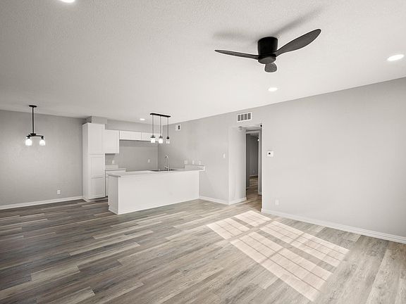 2nd image of 910 Duncan Ln APT 56