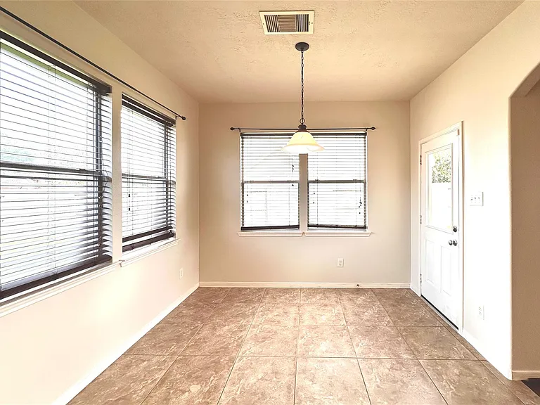 26114 Silver Timbers Ln — Photo 17