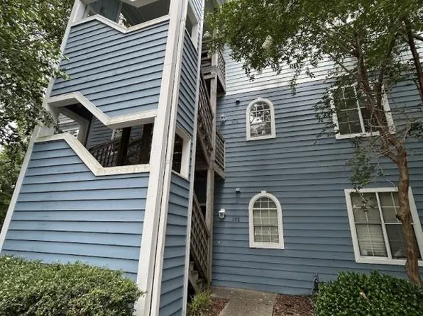 4230 Wilshire Blvd APT 202D, Wilmington, NC 28403