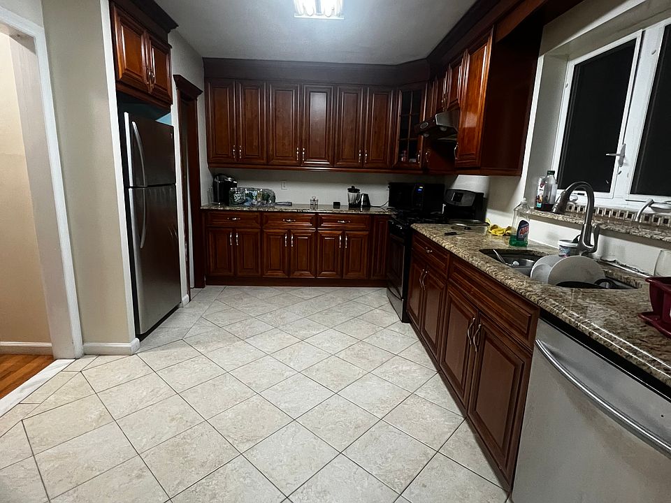 1st image of 1551 Astor Ave Floor 2