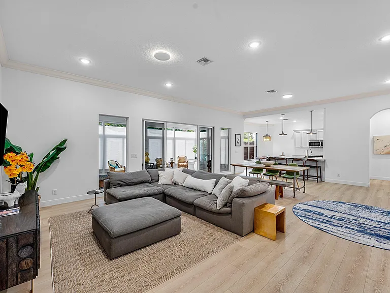 2068 Wightman Dr — Photo 13