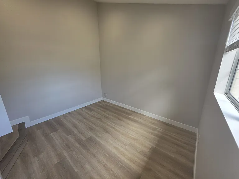 10303 Arminta St — Photo 16