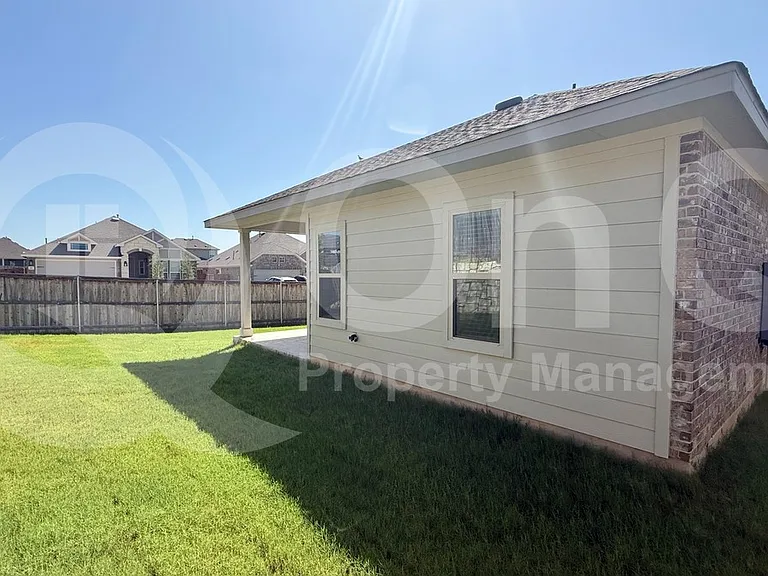 257 James Caird Dr — Photo 18