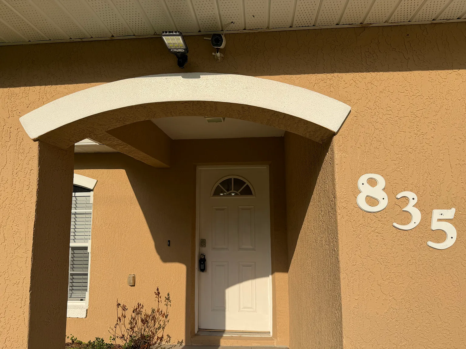 3 bed, 1211 sqft, $2,400 — Photo 3