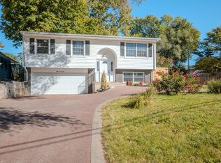 839 N Bennett St, Geneva, IL 60134