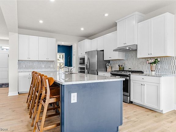 3rd image of 6472 Tollar Ct