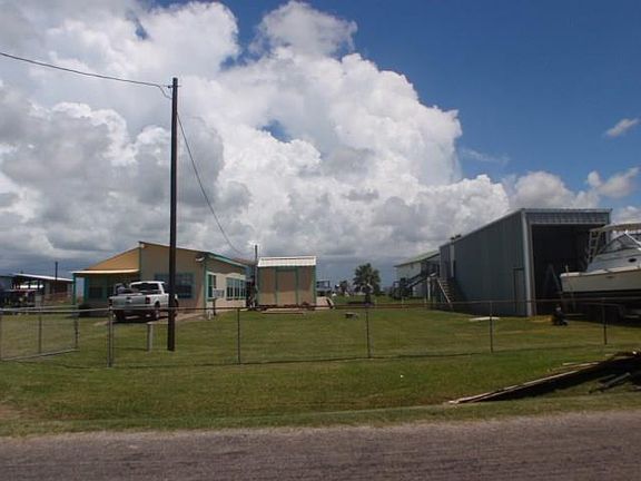 5th image of 2421 Gulfview Dr