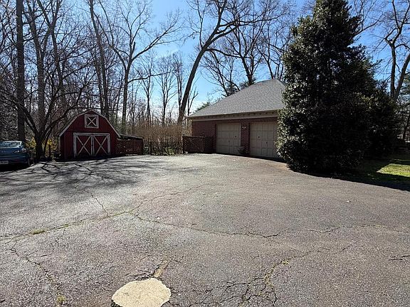 5th image of 10947 Lawyers Rd