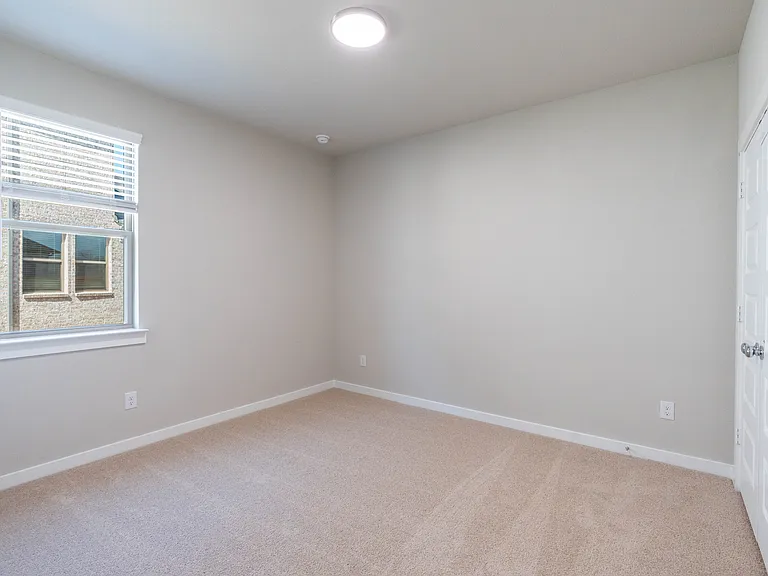 712 Melody Hill Dr — Photo 18