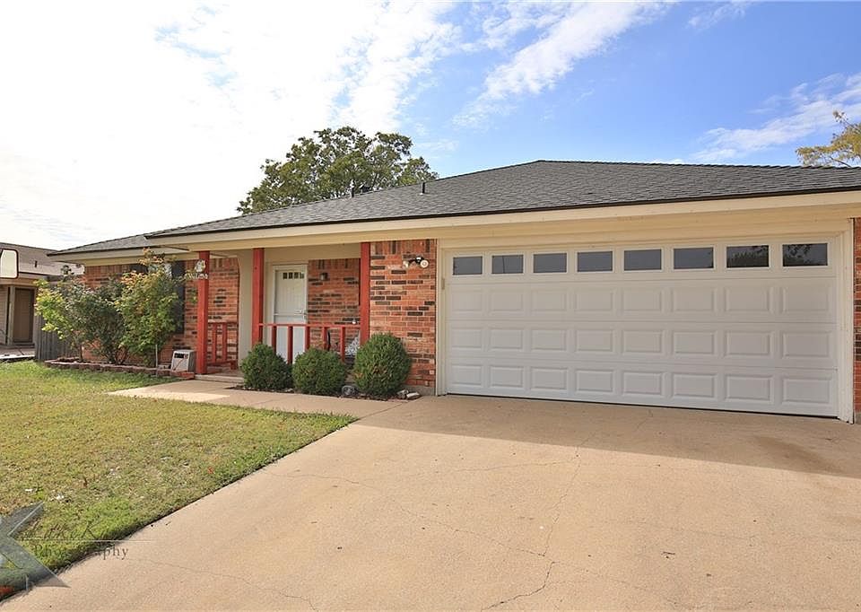 1st image of 718 Chaucer Dr