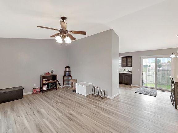 5th image of 513 Redwood Dr