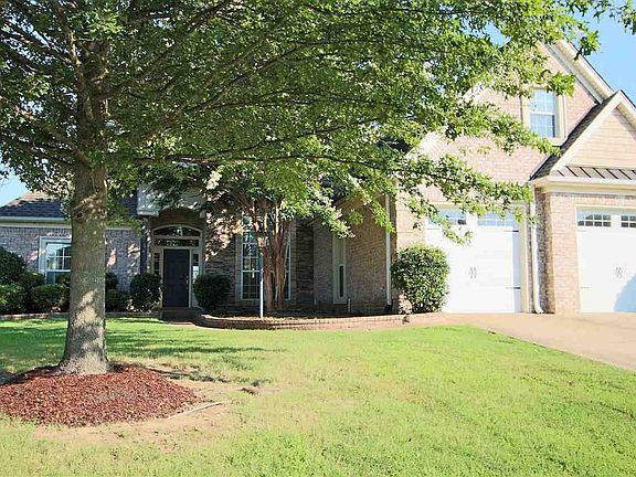 2nd image of 3333 Chateau Cir N